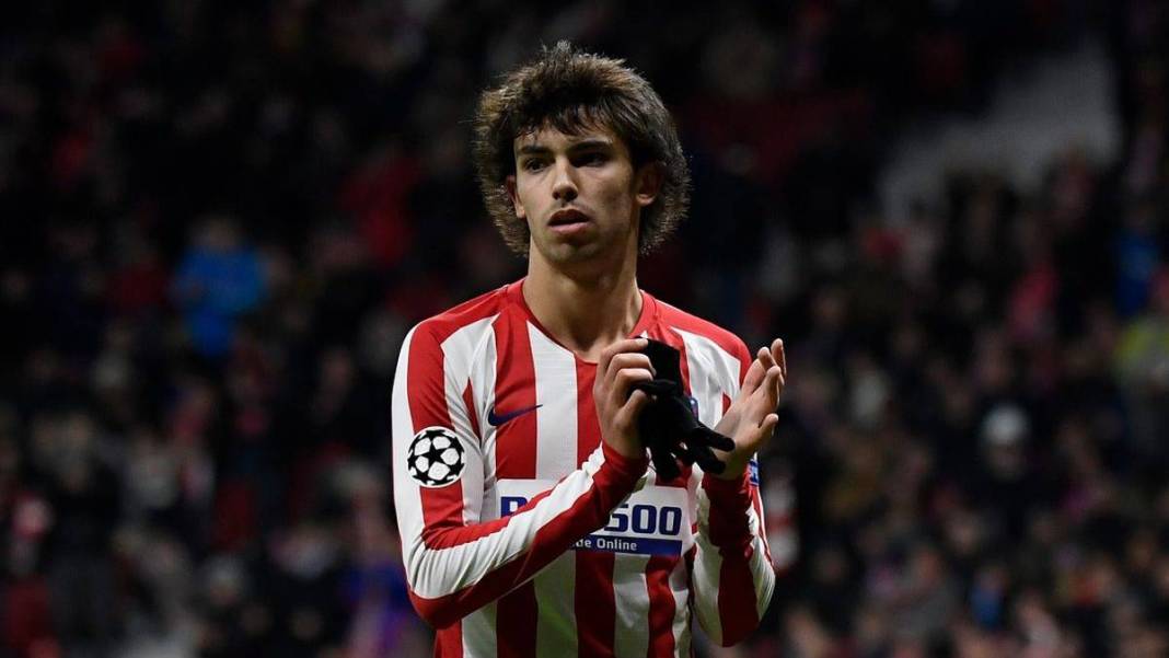 Mourinho'dan gelen teklifi elinin tersiyle itmişti! Okan Buruk 100 milyon euroluk dünya starını getiriyor. Hayırlı olsun 1